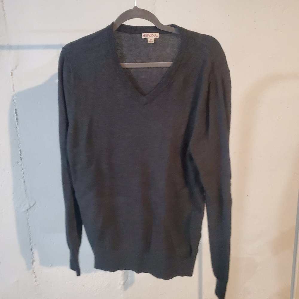 Merona Medium Charcoal Grey Men's Vneck Sweater
